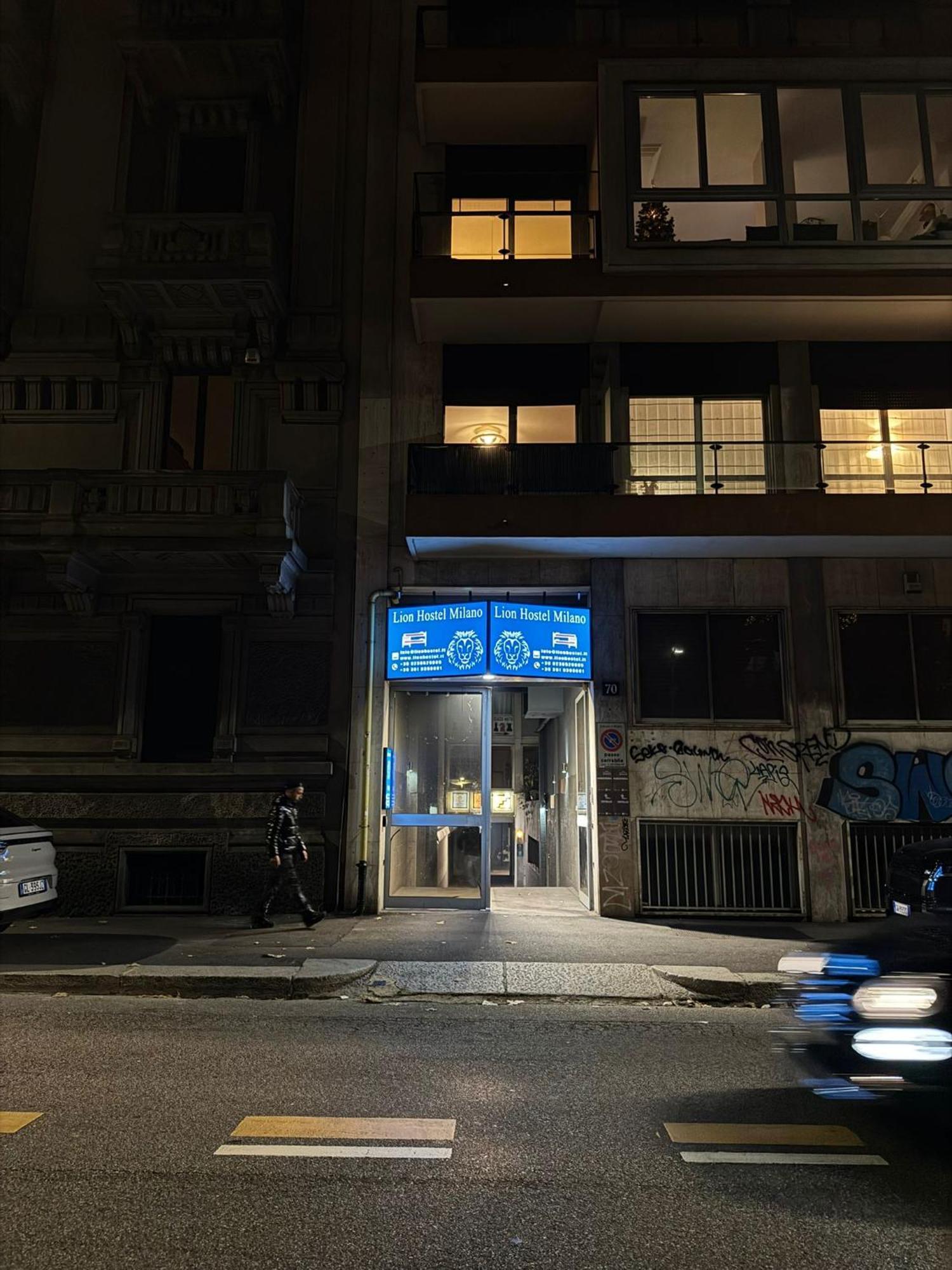 Lion University & Youth Hostel Milano Buitenkant foto