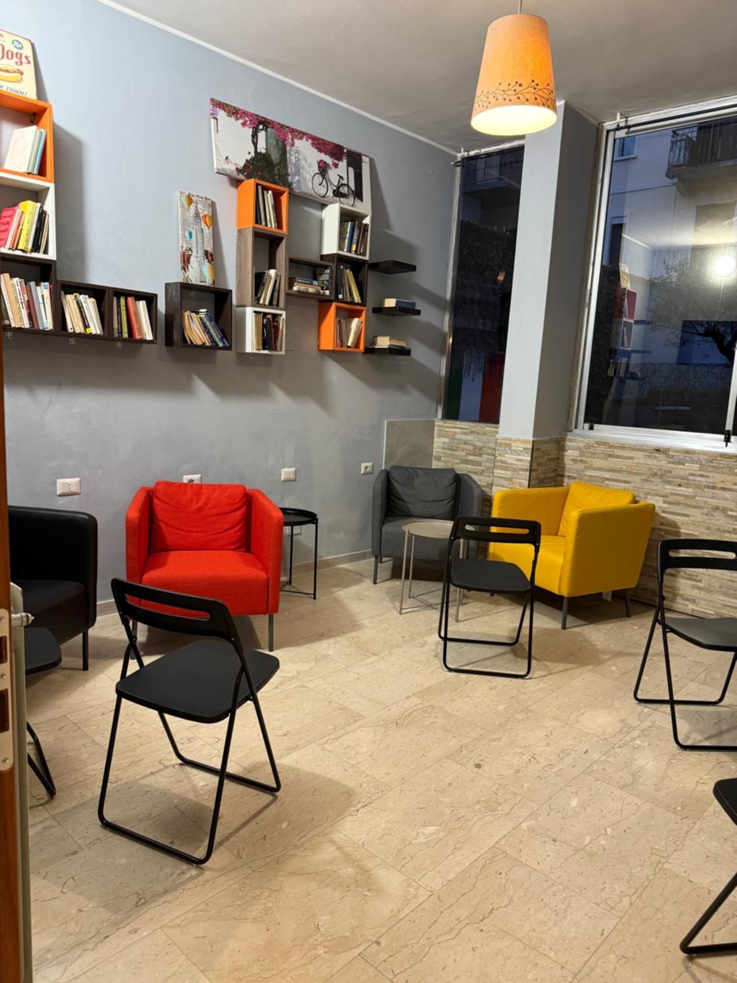 Lion University & Youth Hostel Milano Buitenkant foto