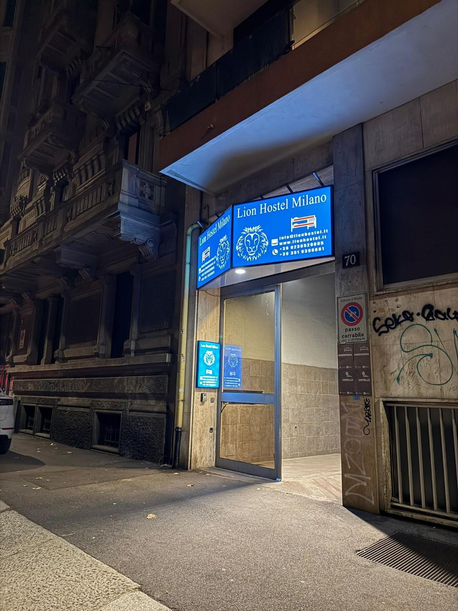 Lion University & Youth Hostel Milano Buitenkant foto