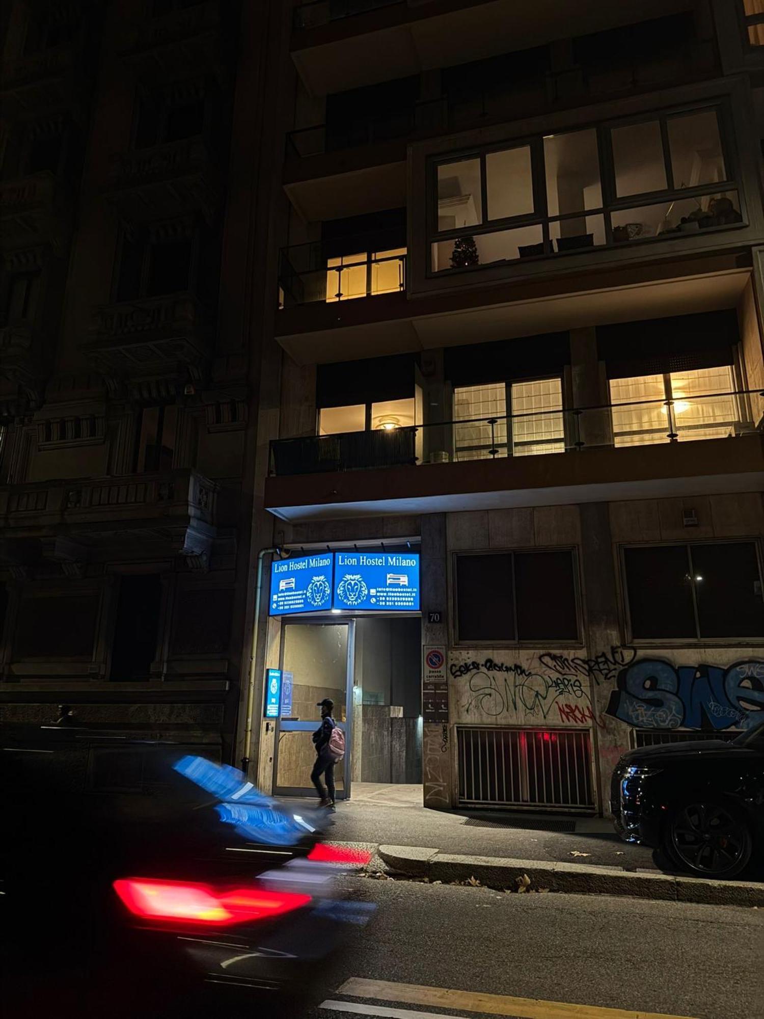 Lion University & Youth Hostel Milano Buitenkant foto
