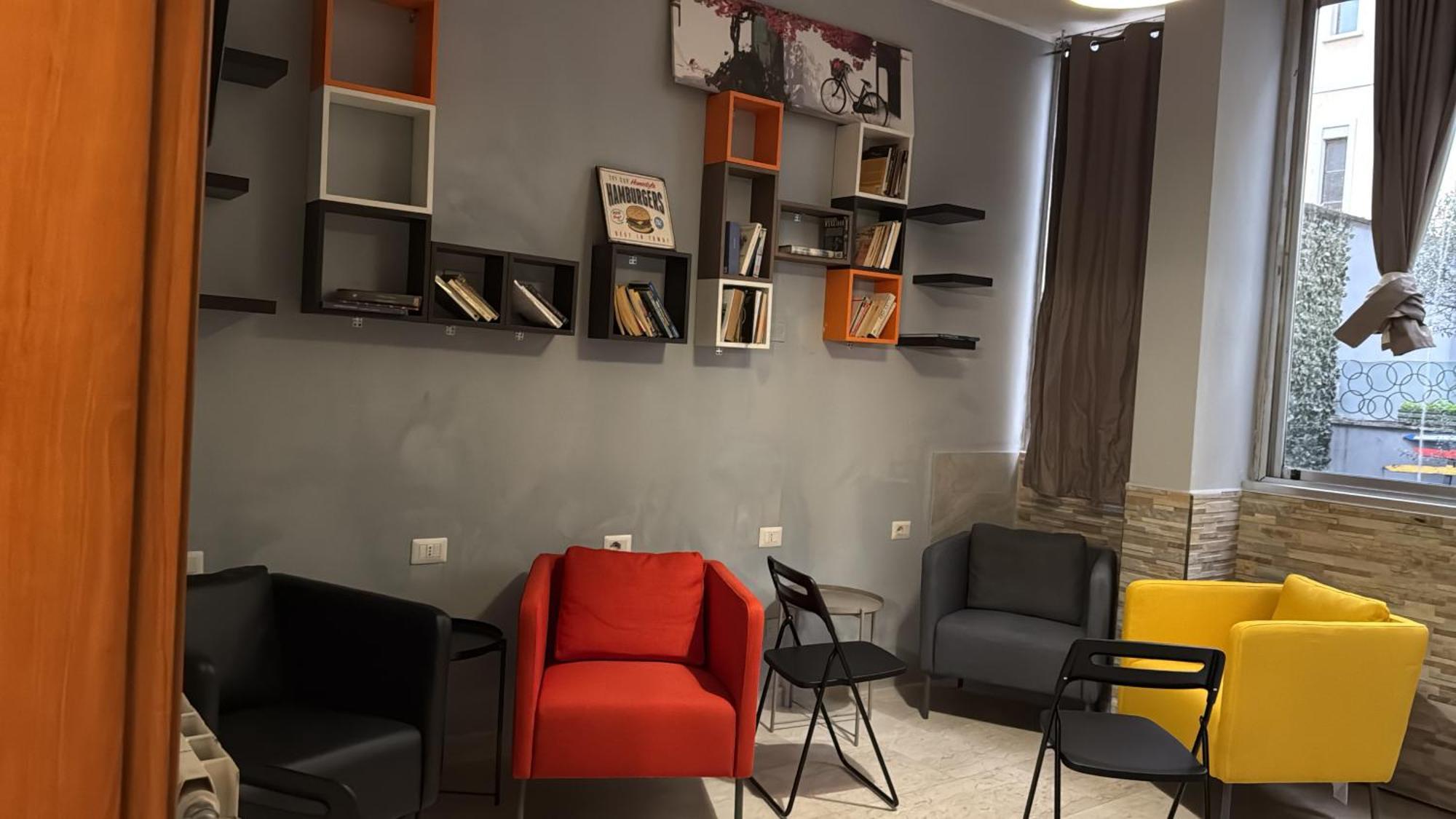 Lion University & Youth Hostel Milano Buitenkant foto