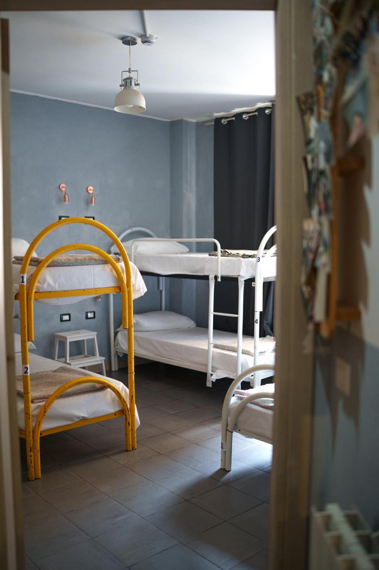 Lion University & Youth Hostel Milano Buitenkant foto