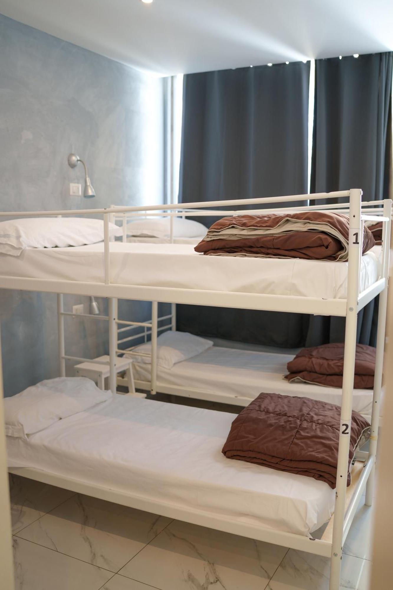 Lion University & Youth Hostel Milano Buitenkant foto