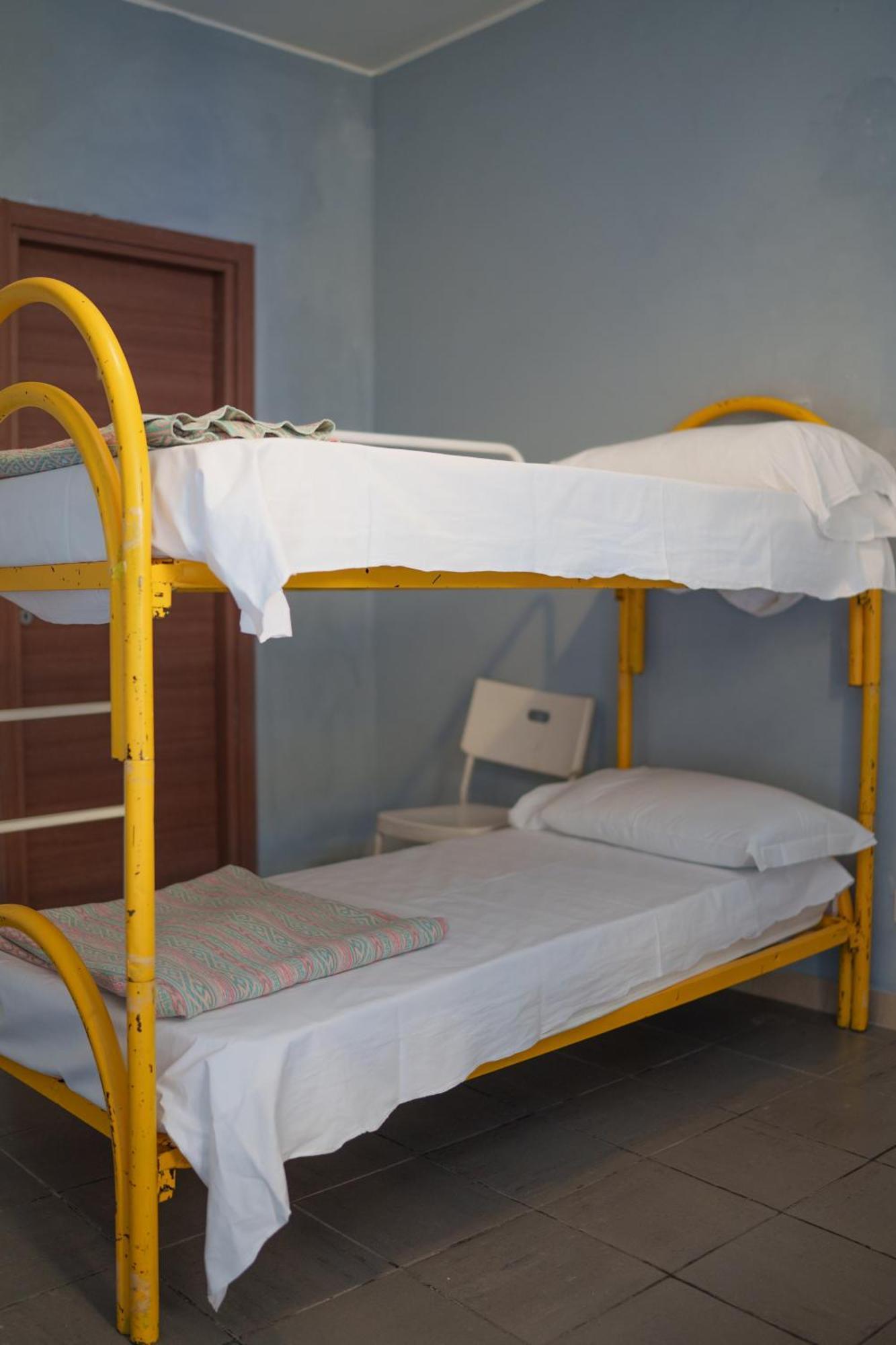 Lion University & Youth Hostel Milano Buitenkant foto